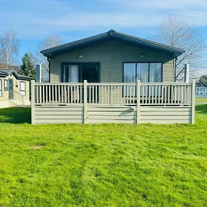 Fox With Hot Tub , York United Kingdom